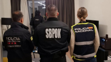 IZA BRAVE ZBOG POPA I KOSTURA: U međunarodnoj akciji