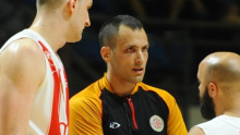 KOD SUDIJE NAŠLI ZLATNE POLUGE VIŠE OD 250.000 € I SKUPE SATOVE: Košarkaški arbitar Uroš Nikolić najzvučnije ime među uhapšenim 