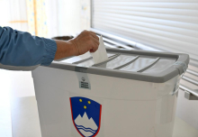 Začetek nagovarjanja volivcev za pomoč pri prostovoljnem končanju življenja ali proti