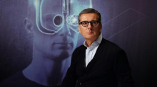 Dati, Ia e tanto stile. Così il manager-erede Milleri vuol portare Essilux nel nuovo mondo