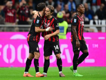 Že za uvod v ogenj vodilni, veliki derbi v Neaplju