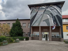 INVESTICIJA U ENERGETSKU EFIKASNOST U VREDNOSTI OKO 30 MILIONA DINARA Ministarstvo rudarstva i energetike dodelio sredstva Tehničkoj školi u Trsteniku