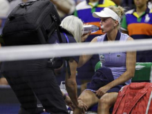 Hitro slovo četrte nosilke v Jiujiangu, kot razlog navedla je poškodbo