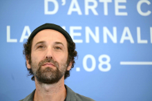 Historischer Moment für Fans: Daft-Punk-Star Bangalter legte nach 24 Jahren wieder ohne Helm auf