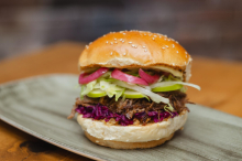 Pulled Ganslfleisch : Traditionelles Ganslessen gibt es jetzt als Burger
