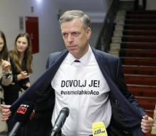 Na mirnem shodu v Novem mestu več kot 10.000 ljudi. Župani opozorili na zaostrene razmere.