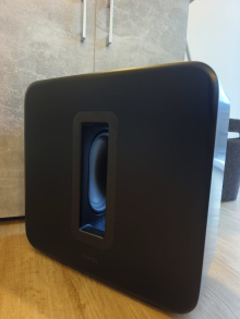 Test nizkotonca Sonos Sub4 – hudi basi za popestritev doma