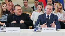 Storitev na domu ni, Maljevac pa naroča novo piarovsko kampanjo o dostopni dolgotrajni oskrbi
