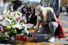 V Novem Sadu spominski shod ob prvi obletnici tragedije na železniški postaji