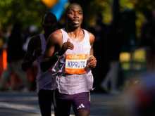 Kenijski zmagi v New Yorku, v ženski konkurenci nov rekord