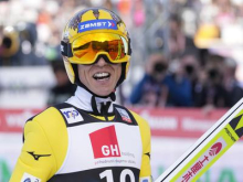 Poseben dosežek 53-letnega Noriakia Kasaia, ki si je priboril vstopnico za celinski pokal