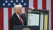 O zakonitosti Trumpovih carin zdaj odloča vrhovno sodišče