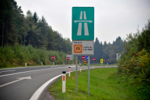 Dars poudarja, da podaljšanje veljavnosti velja le za letne vinjete, ki bodo še veljavne 1. decembra