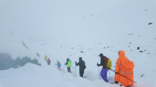 Snežni plaz in neurje v Nepalu usodna za devet gornikov