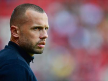 Ajax odpustil trenerja Heitingo