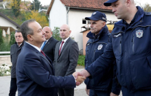 IVICA DAČIĆ OBIŠAO POLICIJSKU STANICU I VATROGASNO-SPASILAČKO ODELJENJE U MALOM ZVORNIKU: Razgovor o bezbednosti i ostalim apsektima u nadležnosti MUP-a