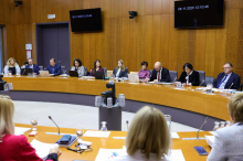 Številne kritike na zakon o digitalizaciji zdravstva, ki je prestal sito odbora