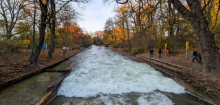 Eisbachwelle in München: München ohne Welle