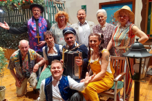 „More im Hemd“: Bauernbühne nach fragwürdigem Wortspiel im Hagel der Kritik