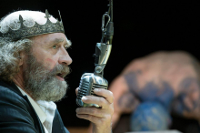 Lorencijev Kralj Lear v SNG-ju Drama Ljubljana: Poklon Shakespearju kot prvemu postmodernistu