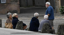 V Evropski uniji naj bi bilo leta 2050 že skoraj pol milijona stoletnikov