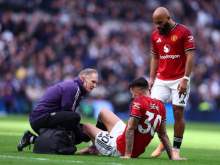 Trener zaskrbljen, Benjamin Šeško si je očitno poškodoval koleno