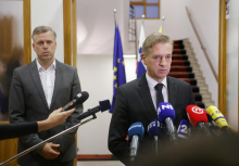 Vlada Šutarjev zakon poslala v DZ, na poslanskih klopeh naj bi bil že prihodnji teden