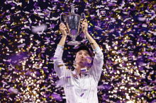 Tennis : Die Letzte war die Erste: Elena Rybakina holte sich bei WTA-Finals den Titel 