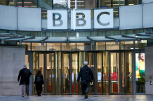 Trump zaradi spornega dokumentarca grozi s tožbo proti BBC-ju