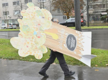 Zlate hruške se kotalijo k Pasjemu poletju, Tihotapcem in Invaziji požrešnih spodnjic!