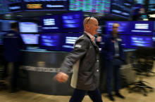 Pojavljajo se sumi, da tehnološke družbe umetno povečujejo prikazani dobiček