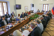 Vlada med obiskom severnoprimorske regije obravnavala zakon o vinu