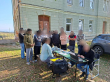 Na Dolenjskem naj bi izkoriščali Nepalce. Naznanjen sum trgovine z ljudmi.