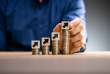 Uskladitev olajšav in dohodninske lestvice bo malo višja od napovedane, neto plače zato višje