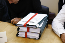 Premier ob drugem obroku zvišanja plač javnim uslužbencem poslal pismo