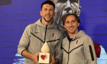 Luka Modrić uručio Ivanu Perišiću nagradu Pokaži srce