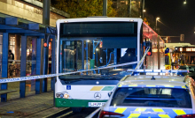 Policisti prijeli napadalca, ki je z ostrim predmetom hudo poškodoval voznika avtobusa