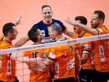 ACH Volley tudi s pomočjo kapetana po pravi drami in zlatem nizu ostaja v igri za ligo prvakov