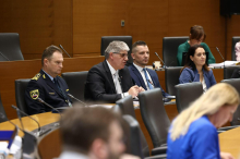 Šutarjev zakon na odboru deležen kritik, koalicija s številnimi dopolnili spremenila večino členov