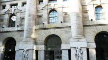 Piazza Affari peggiore d’Europa, pioggia di vendite sulle banche