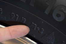 Na motornih vozilih je obvezna zimska oprema