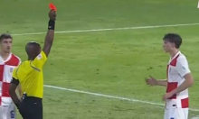 Bizarne scene. Pogledajte kako je sudac pokazao Jakiroviću crveni karton pa se odmah predomislio