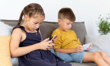 Želite da vaše dijete manje bulji u ekran? Preispitajte ove navike i običaje