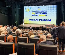 Na volilnem plenumu SDS-a se je zbralo 700 ljudi, tudi 88 potencialnih kandidatov za poslance