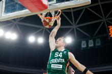 Za svojo predstavo center Cedevite Olimpije prejel stoječe ovacije Tedeschija