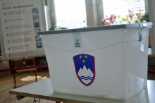 Izteče se še zadnji rok za prijavo za glasovanje na referendumu po pošti iz Slovenije