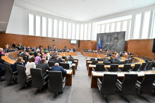 Šutarjev zakon sprejet. Podporo so mu zagotovili tudi v SDS-u in NSi-ju, v Levici pa ne.