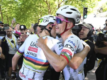 Prvi namestnik Tadeja Pogačarja podaljšal zvestobo ekipi UAE Team Emirates-XRG