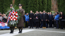 Državni vrh položio vijence na Ovčari: Plenković, Jandroković i Miljenić odali počast žrtvama