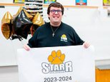 'Teacher of the Year' who stalked girl, 11, in class and wrote her 60 love letters gets a slap on the wrist at sentencing